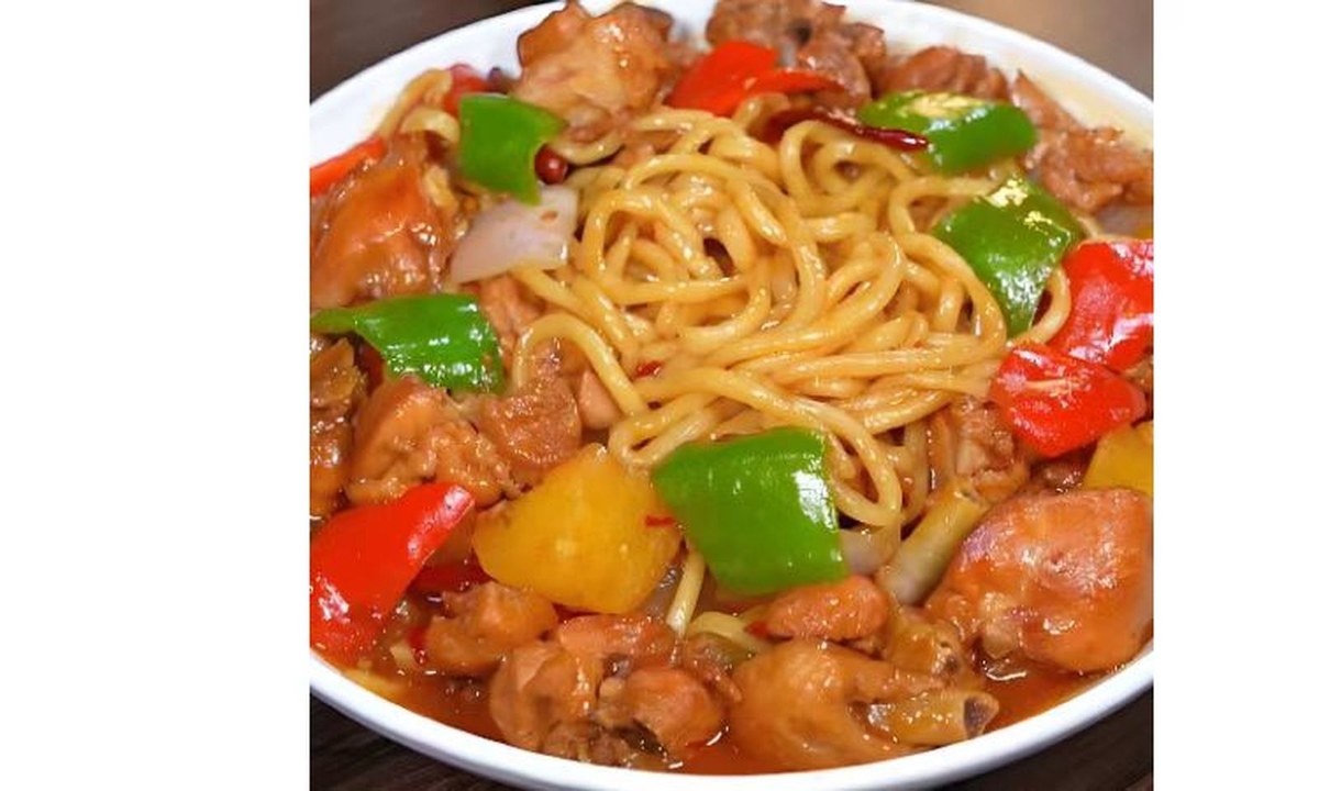 大盘鸡拌面实拍